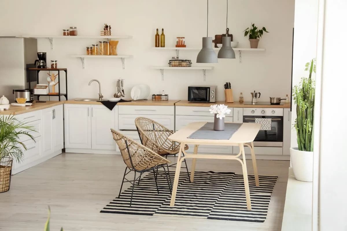 Modne kolory ścian w kuchni: trendy, które odmienią twoje wnętrze