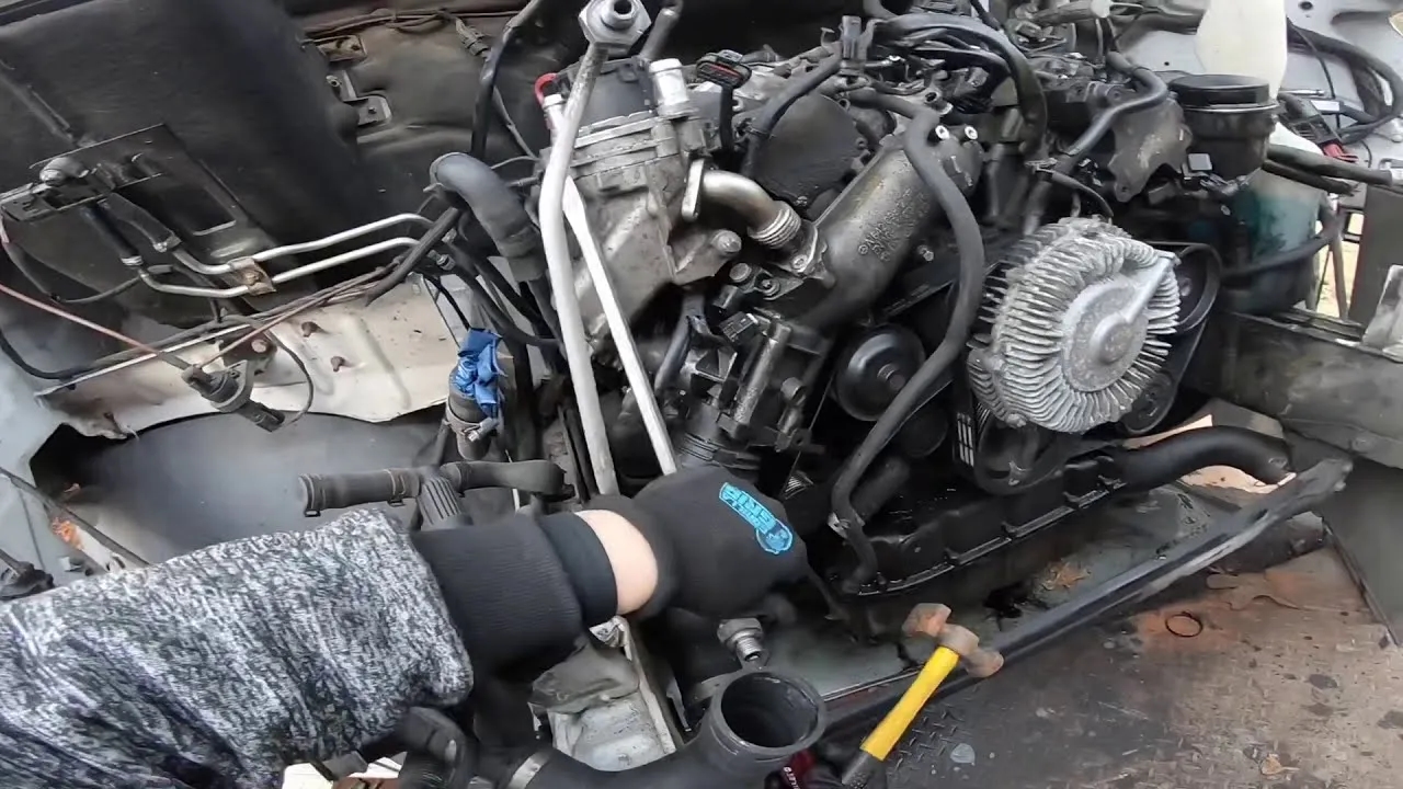 Gdzie jest zawór EGR w Mercedesie Sprinter? Oto co musisz wiedzieć