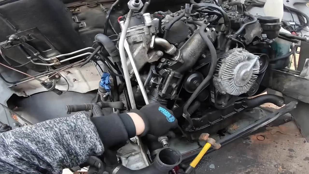 Gdzie jest zawór EGR w Mercedesie Sprinter? Oto co musisz wiedzieć