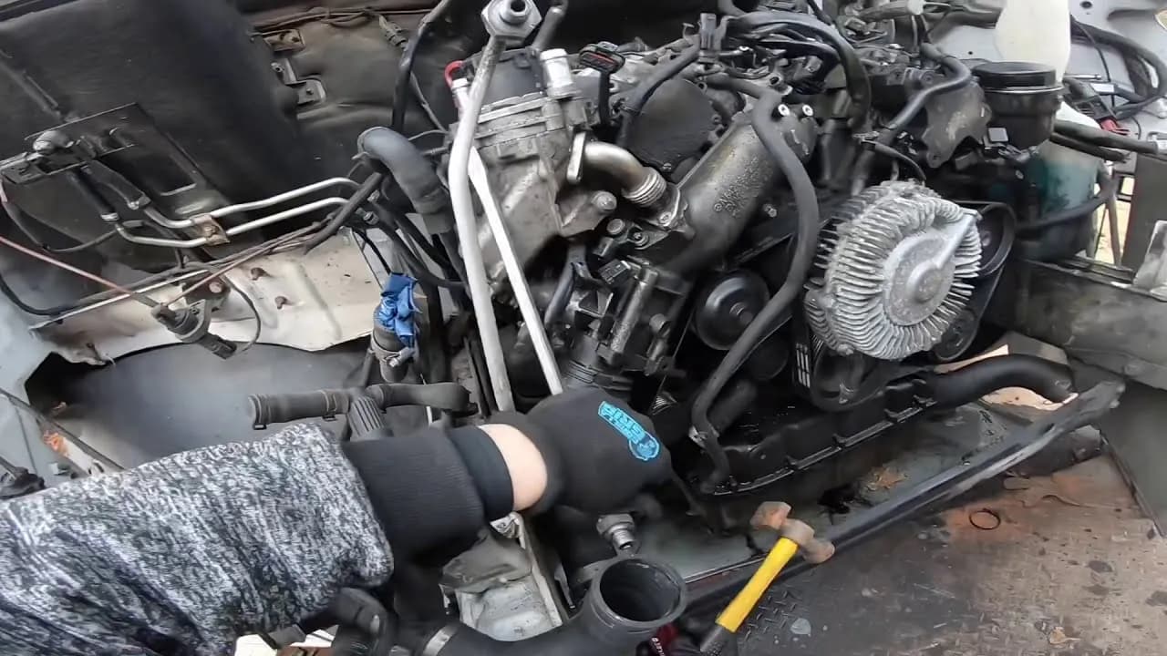 Gdzie jest zawór EGR w Mercedesie Sprinter? Oto co musisz wiedzieć