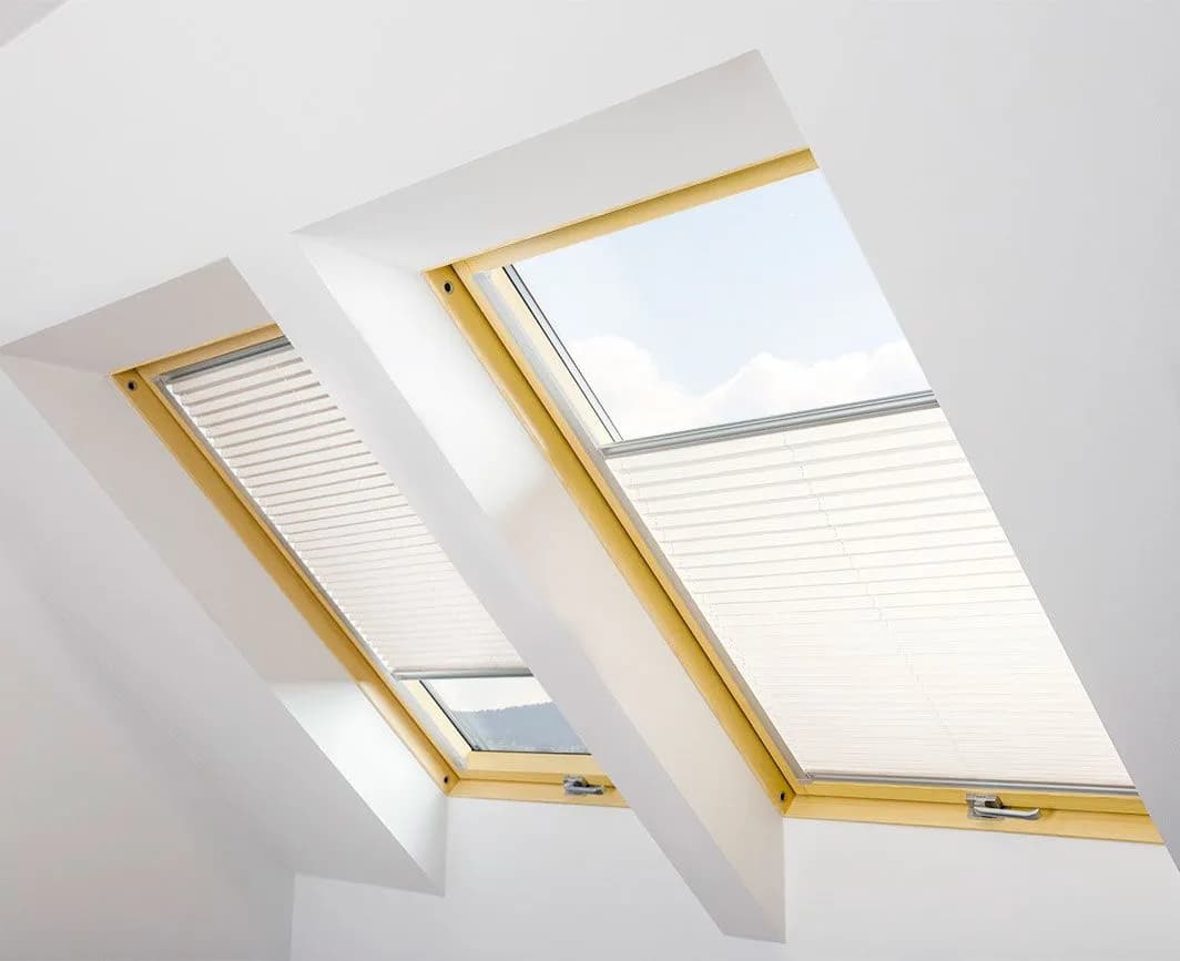 Ile kosztuje roleta na okno dachowe? Ceny, które Cię zaskoczą