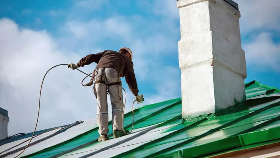 Jak wybrać najlepszą farbę do dachu blaszanego: poradnik
