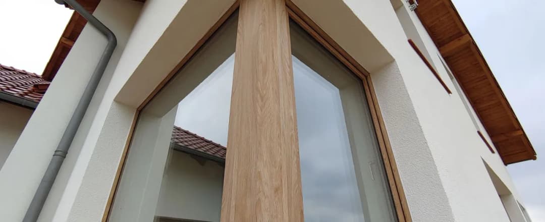 Okna PCV czy drewno? Porównanie, które pomoże w podjęciu decyzji