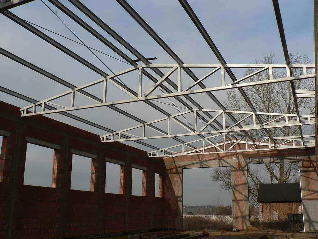 Tanie hale stalowe ocieplone: koszty, zalety i zastosowania