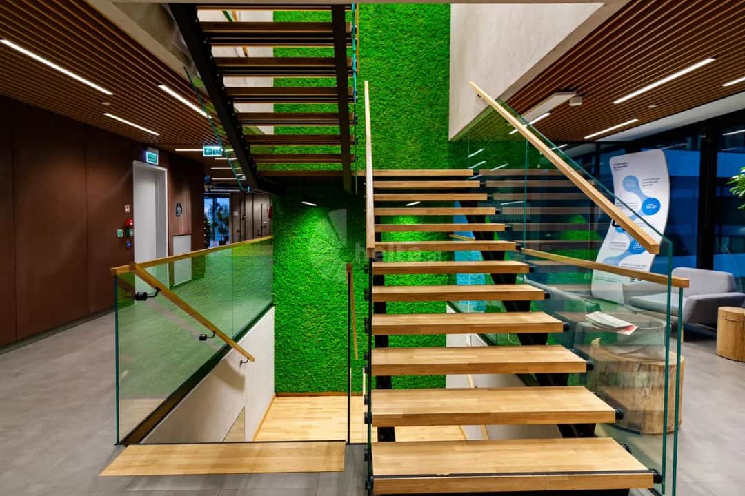 Schody bez balustrady: nowoczesny design dla Twojego wnętrza