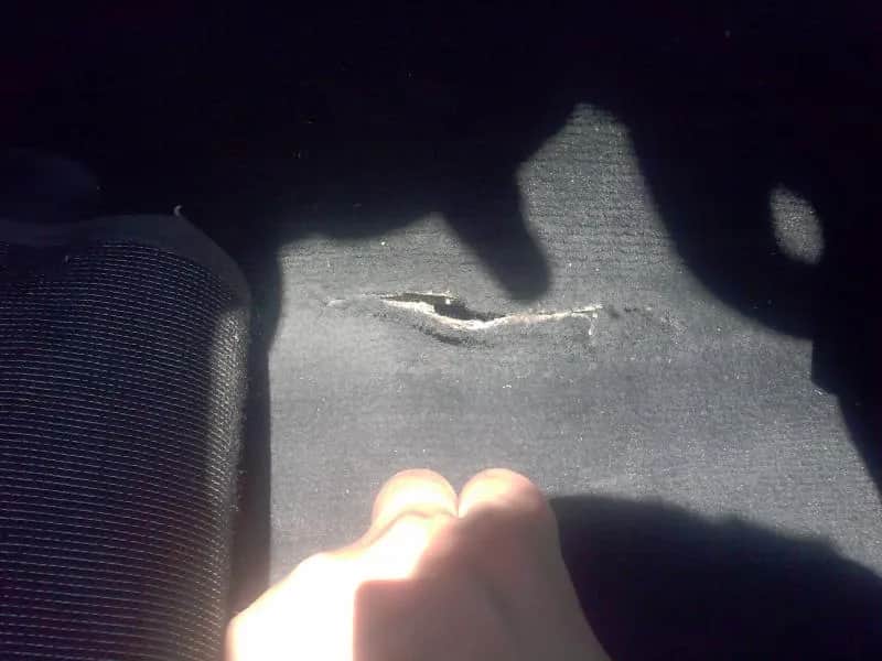 Jak naprawić wykładzinę w samochodzie i uniknąć kosztownych błędów