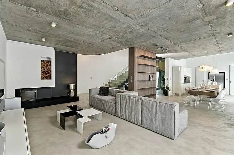 Surowy betonowy sufit: Jak stworzyć efektowne industrialne wnętrze